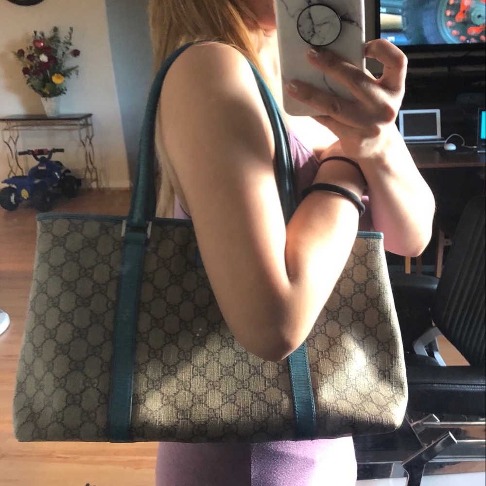 🚫SOLD🚫 Authentic Gucci GG Monogram Joy Tote - Picture 6 of 8